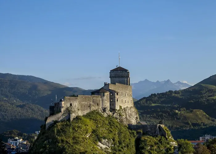 Croix Des Bretons - Pyrénées Hotel