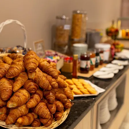 Croix Des Bretons - Pyrenees Hotel 3*