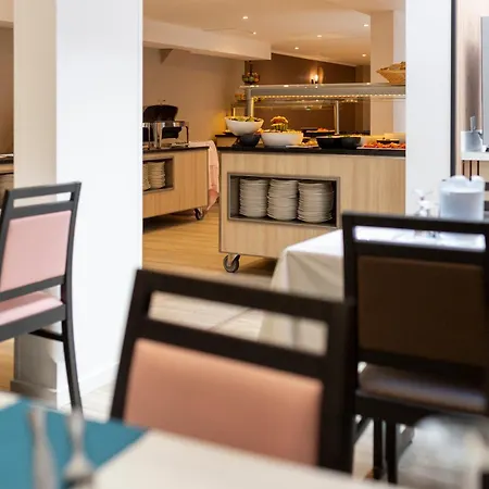 Croix Des Bretons - Pyrenees Hotel