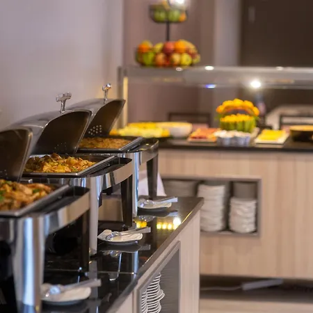 Croix Des Bretons - Pyrenees Hotel 3*