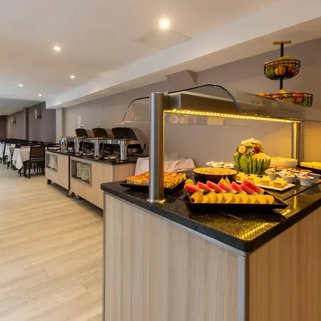 Hotel Croix Des Bretons - Pyrenees