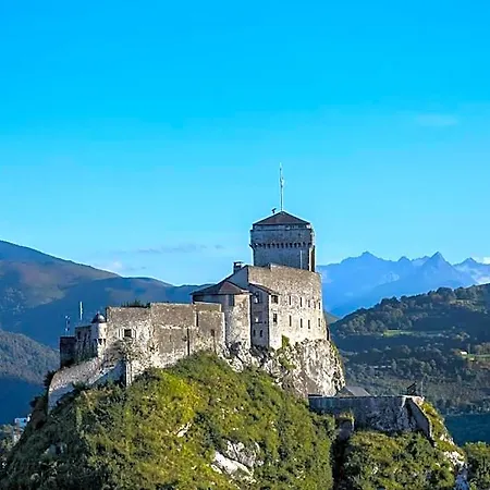 Отель Croix Des Bretons - Pyrenees 3*