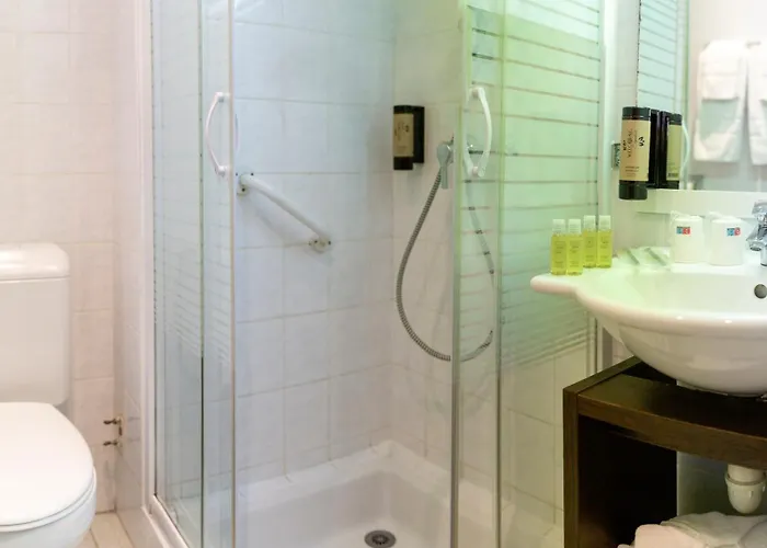 ホテル Croix Des Bretons - Pyrenees ルルド