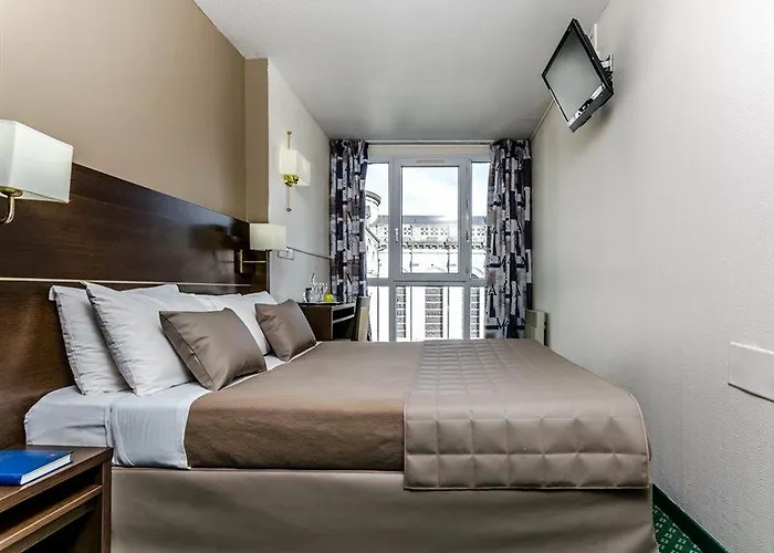 Hotel Croix Des Bretons - Pyrenees