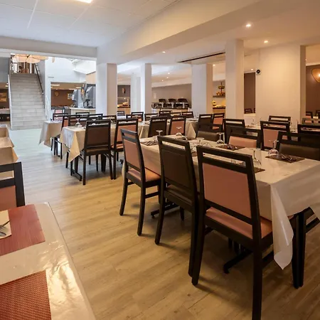 Hotel Croix Des Bretons - Pyrenees 3*