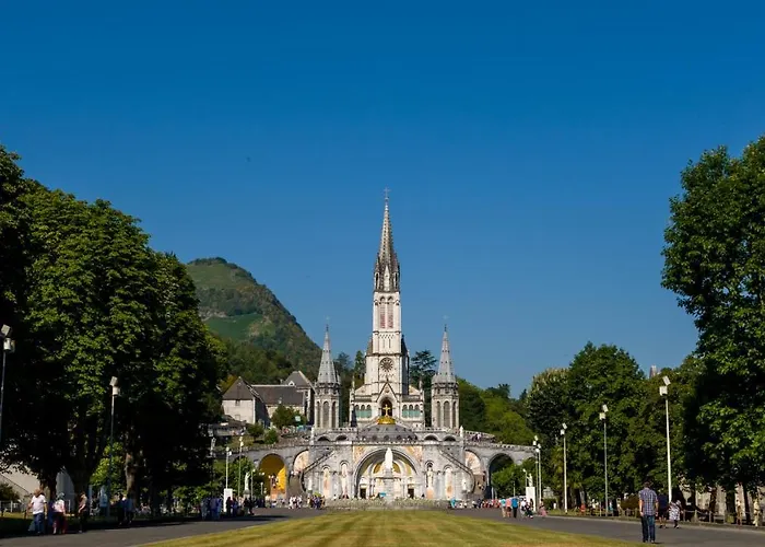 Croix Des Bretons - Pyrenees لورد